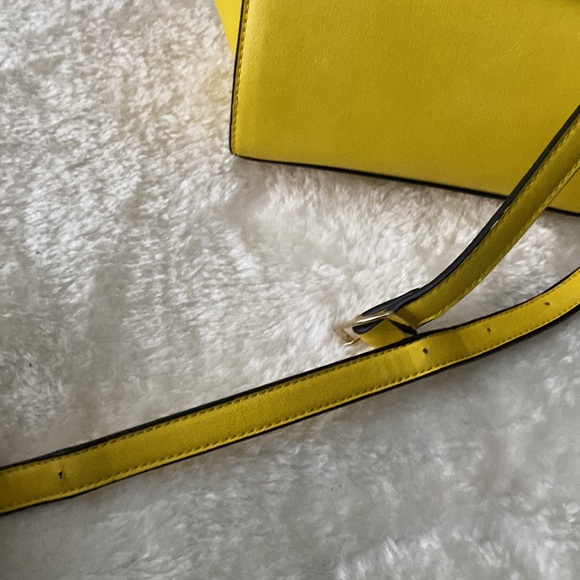 Cute Yellow BOLSA Handbag with Big Bow - Picture 11 of 14